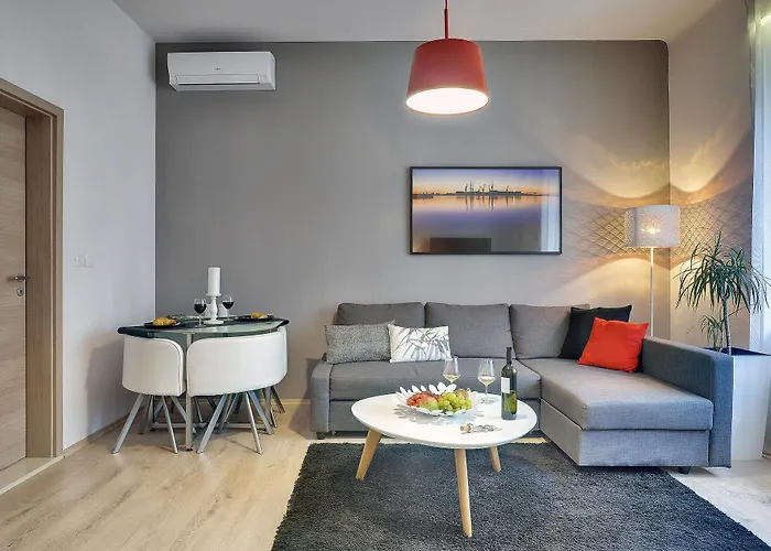 D&A Center Apartments With Free Parking